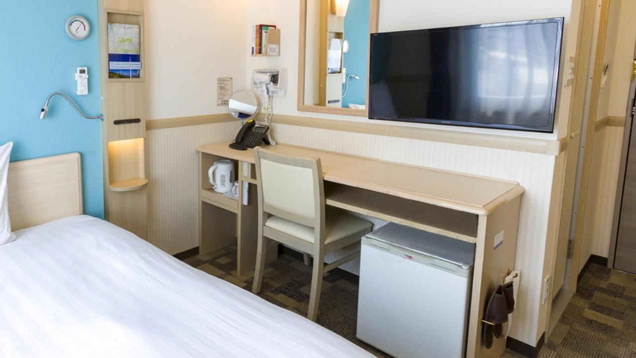 Toyoko Inn Iwakuni Eki Nishi Guchi Dış mekan fotoğraf